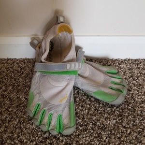 Vibram Sz 8-8.5 (Euro 40) Women Five Finger Shoes